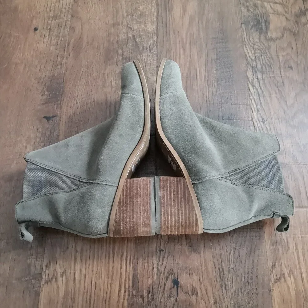 Toms Esme Suede Elastic Side Olive Green‎ Ankle Boots Women's Size 8.5
